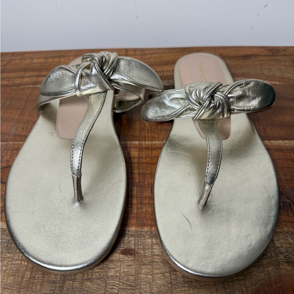 Stuart Weitzman Metallic Gold Sandals Flip Flops, Womens 10 - Picture 2 of 9